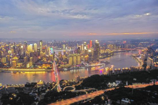 2023年7月4日拍摄的重庆主城核心区夜景（无人机照片）。新华社记者黄伟摄