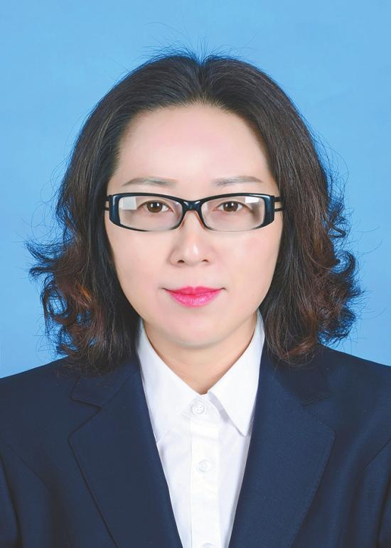 　　蔡明兰，女，汉族，重庆大足人，1972年2月生，大学，民进会员。