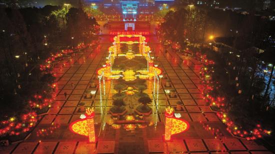 《盛世莲灯·福满人间》灯组。